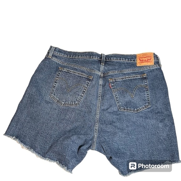 Women’s 501 Levi denim distressed 5 pocket short jeans medium wash Size 16W - Picture 2 of 11